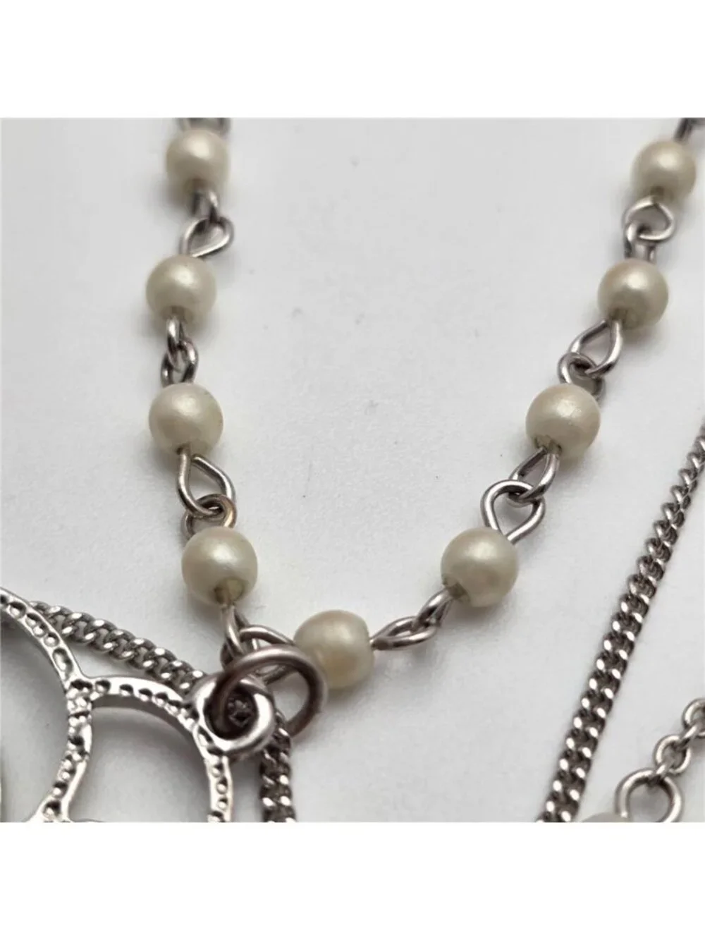 Madewell Layered Flower Pendant Necklace Faux Pearl Silver Tone 21 in adj. - Picture 4 of 7